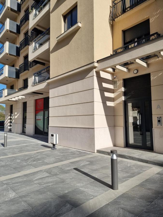 Fantastic New Centre Apartment Podgorica Exterior foto